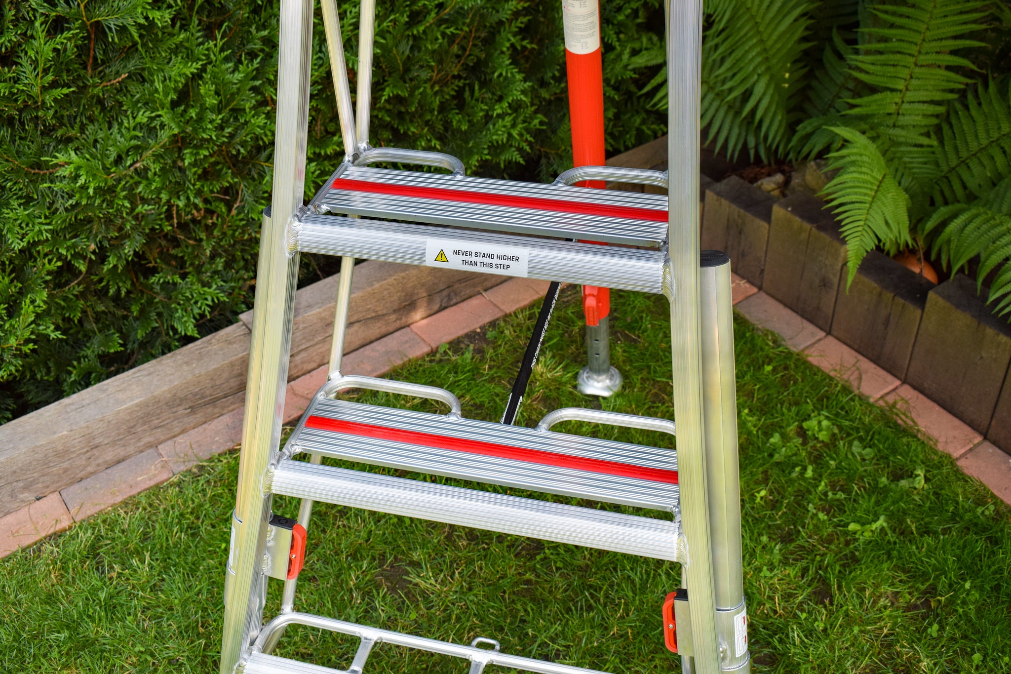Normal Ladder New Fully Adjustable PRO Tripod Ladder 10ft / 3.0m – Henchman Ladders ...