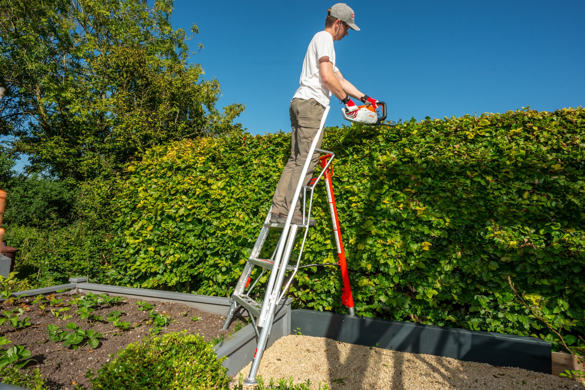 Normal Ladder 6ft PRO Tripod Ladder (1.8m) for Uneven Ground | Henchman AU – Henchman ...