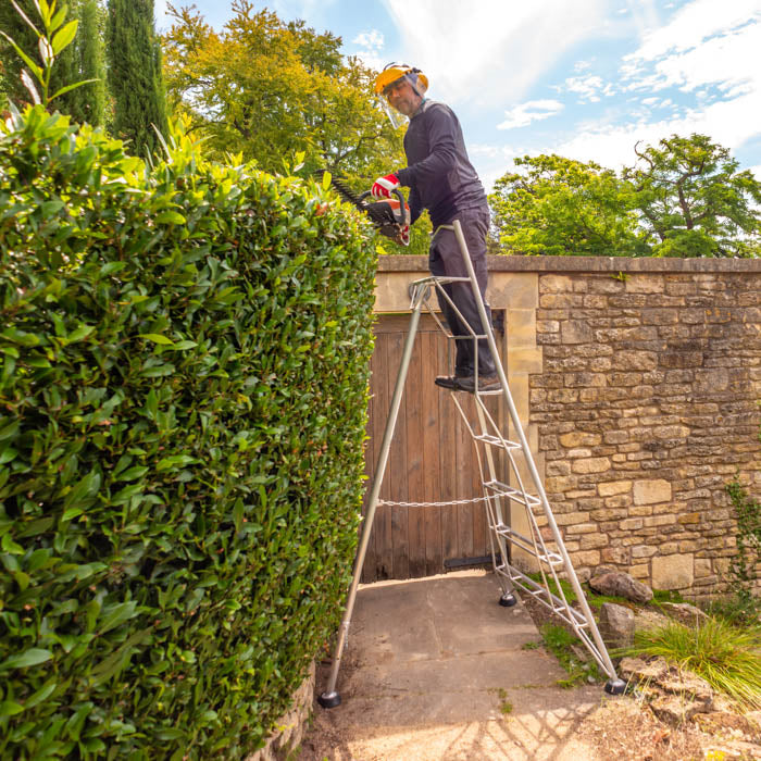 Platform Tripod Ladder - 1 Adjustable Leg 8ft / 2.4m